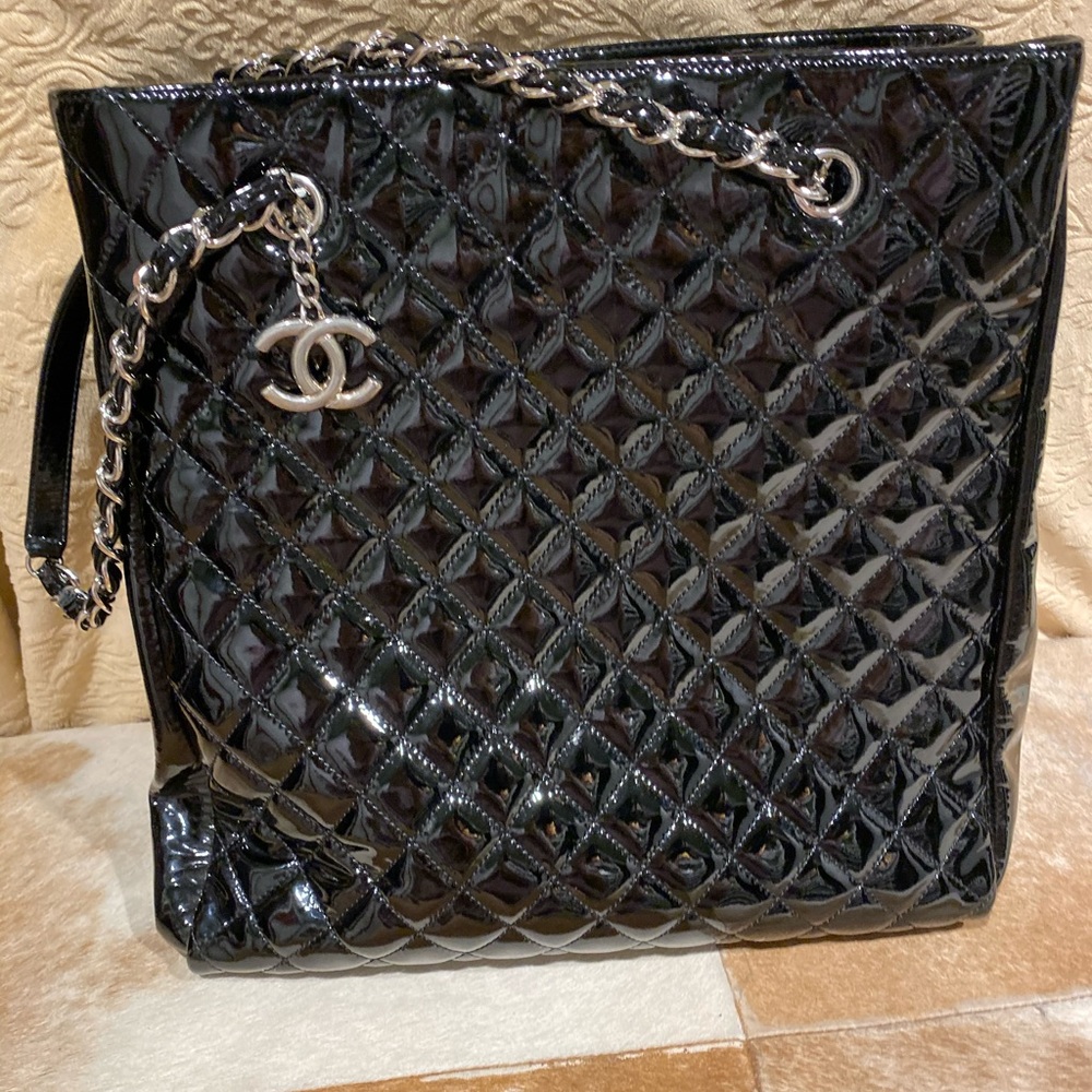 Almost new, authentic black Chanel.Pet free & smoke free! Handful of times used